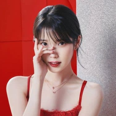 IU
